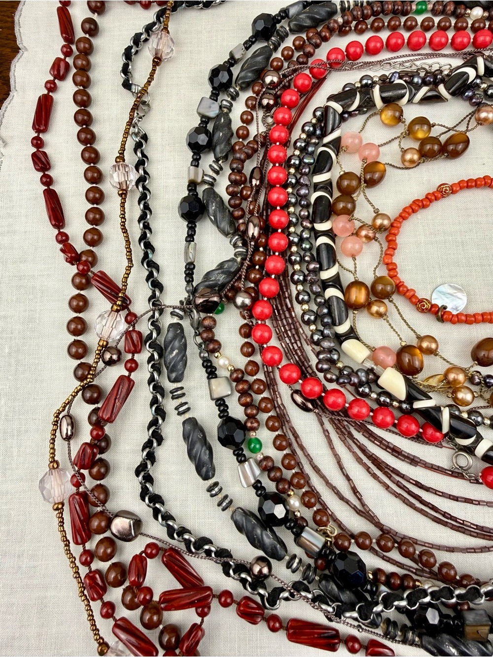 16 Beaded Necklaces 2 Bracelets Jewelry Lot Boho Statement Mixed Styles - Picture 4 of 5